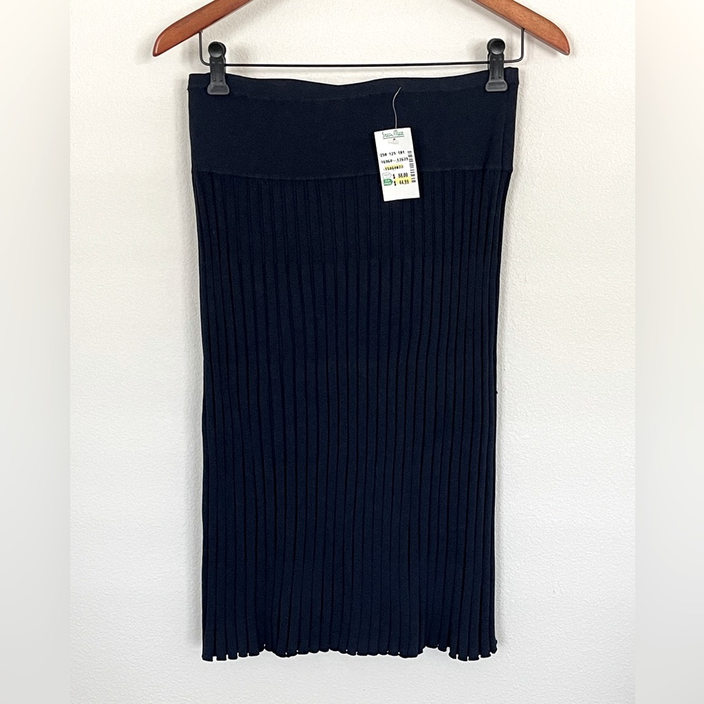 NWT. Studio G Ribbed Skirt, Sz S